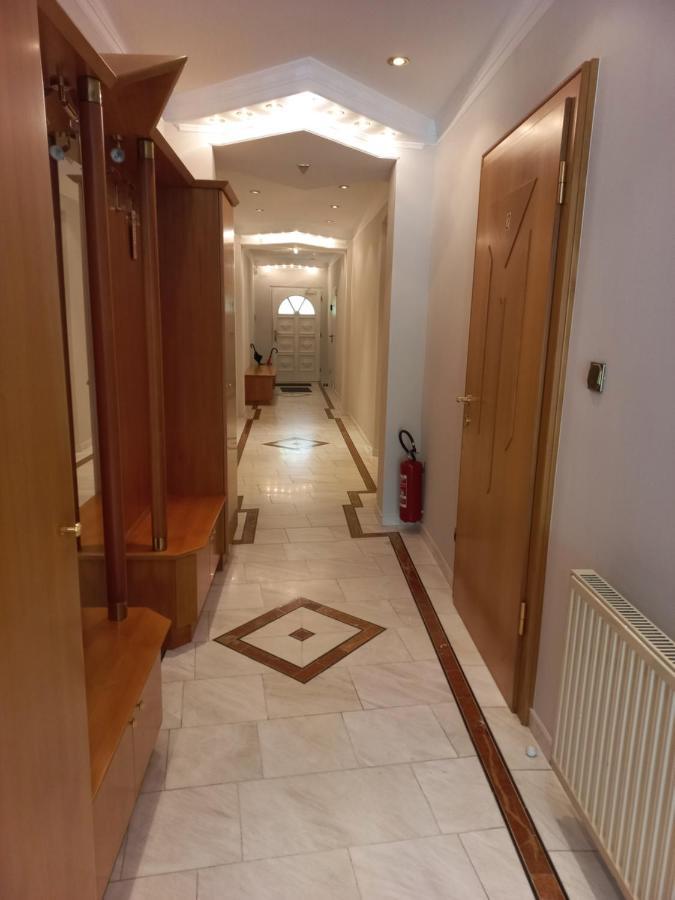 Apartments Peter Wina Bagian luar foto